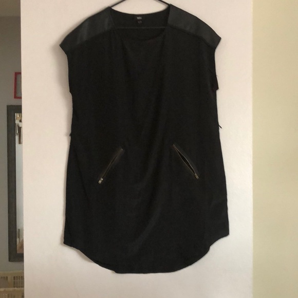 Mossimo Supply Co. Dresses & Skirts - Cute black shift dress